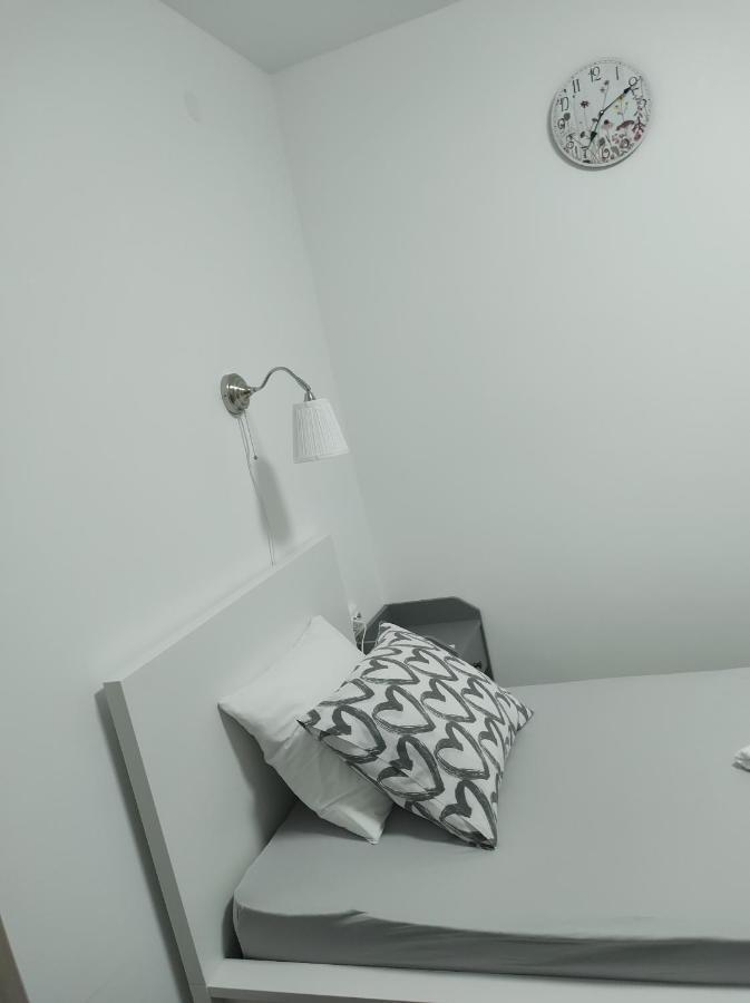 Happy Room 卡尔洛瓦茨 外观 照片